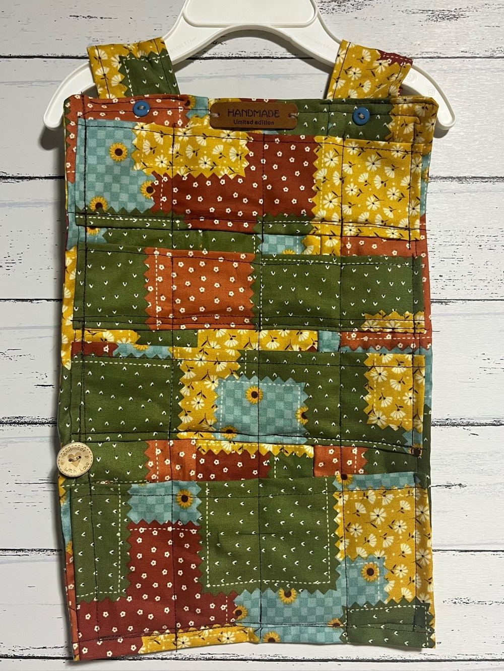 Handmade Patchwork Fabric Hanging Wall Organizer 16 Pockets Multi-Pocket Storage
